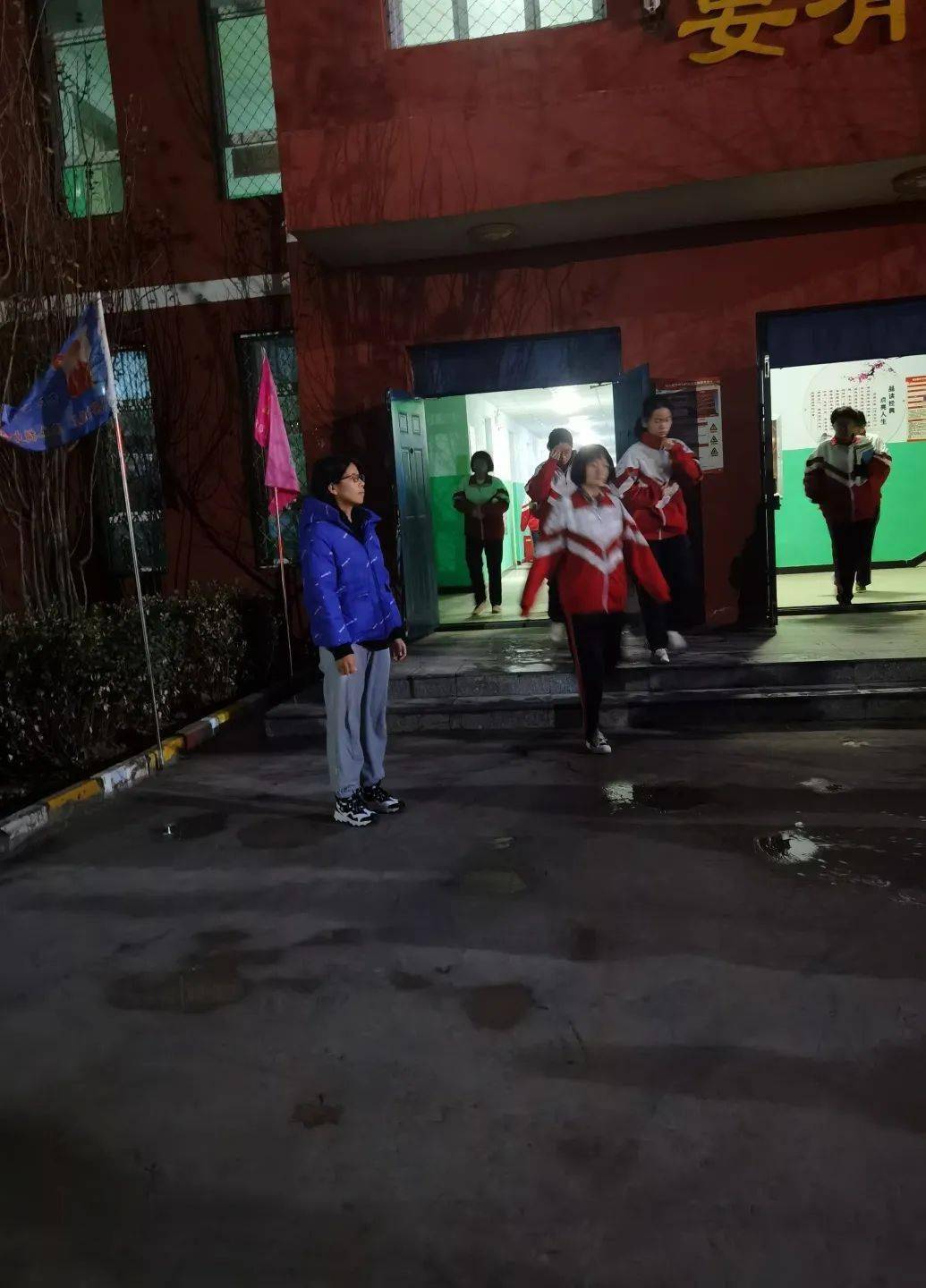 配菜师傅多少钱一个月_配菜师一般多少钱一月_一月钱配菜师一般赚多少