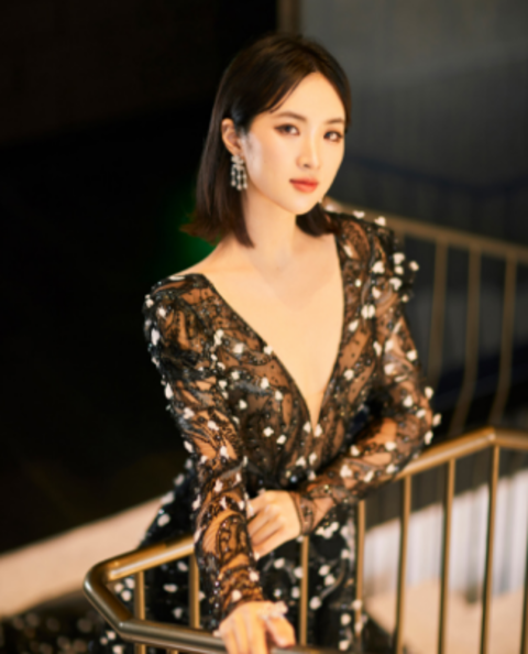 2024豪门盛宴女主持_盛宴豪门主持女2024是谁_2018豪门盛宴主持人