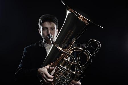 大号与中音号的区别_大号次中音_大号和次中音号的区别
